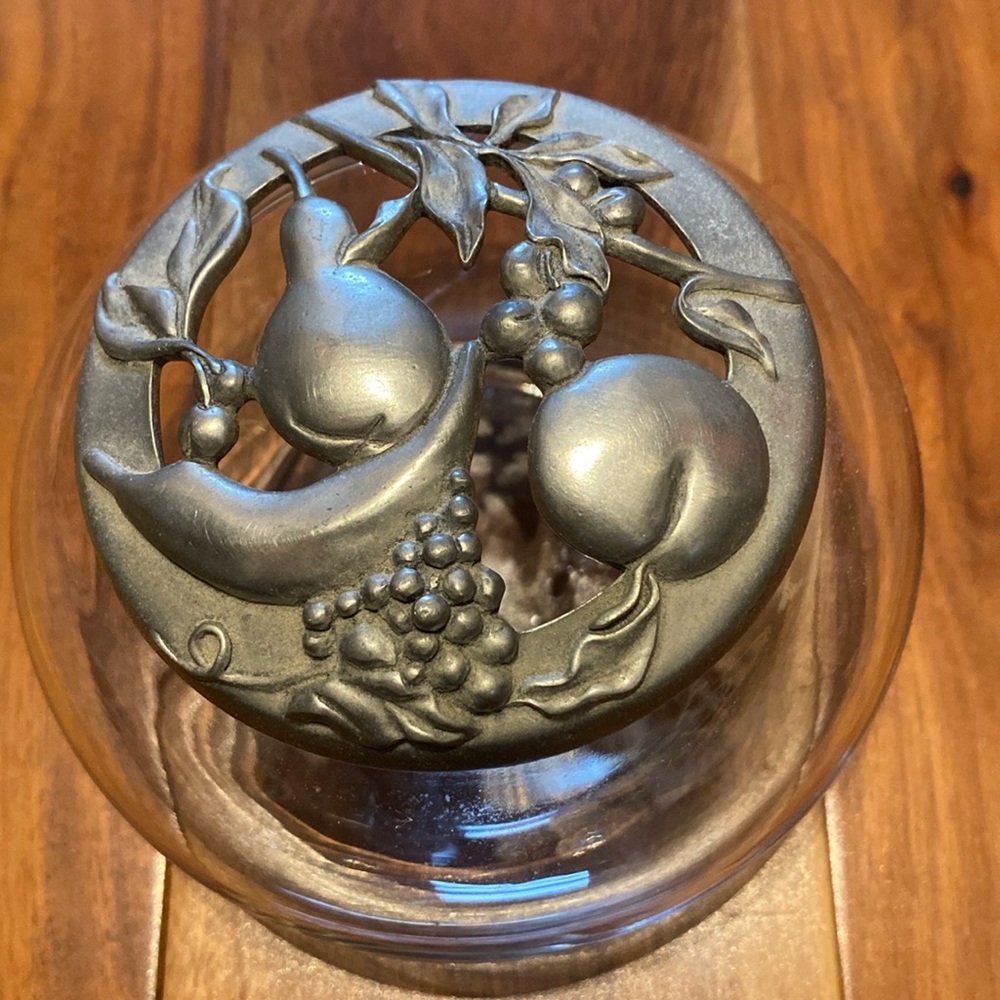 Seagull Pewter Lidded Glass Potpourri Dish with Fruit Design. Made in Canada